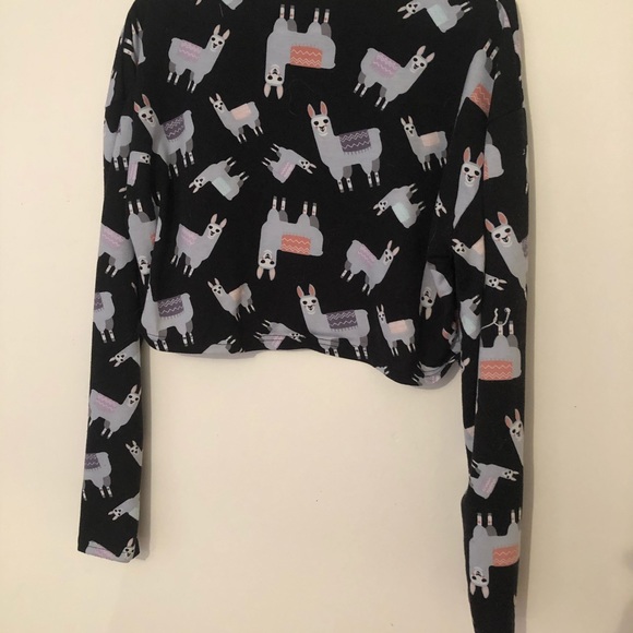 A crop top pj top - Picture 2 of 3